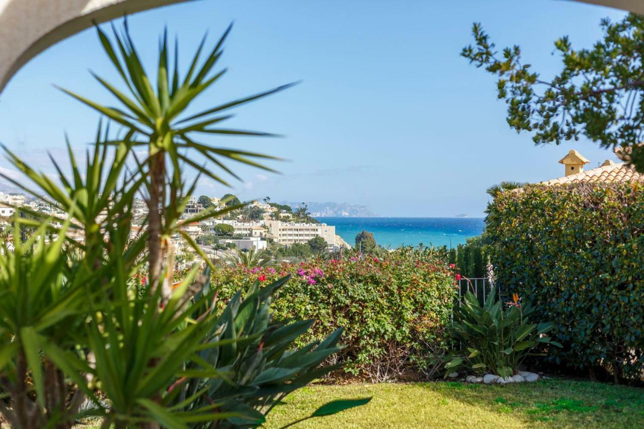 Bright Villa With Salt Water Pool El Campello Esterno foto