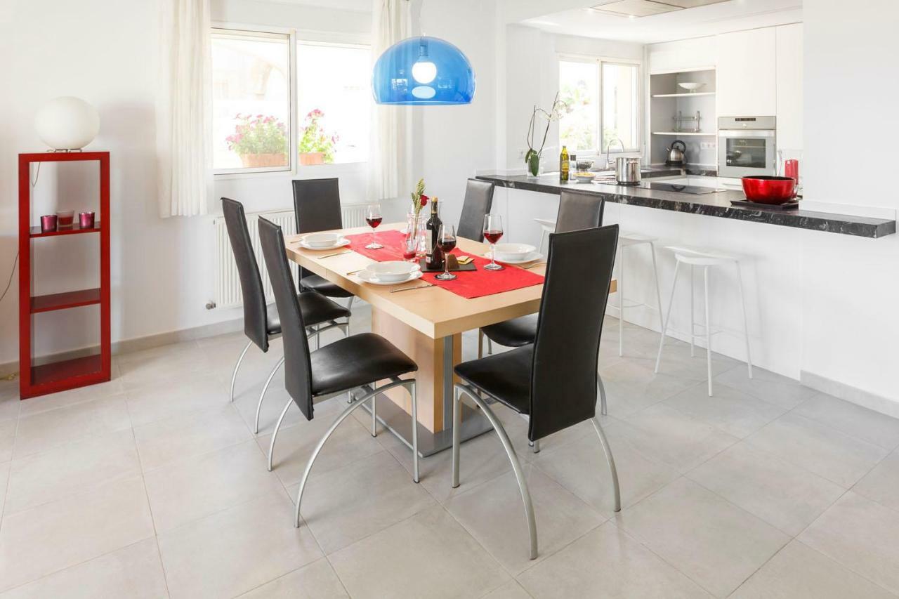 Bright Villa With Salt Water Pool El Campello Esterno foto