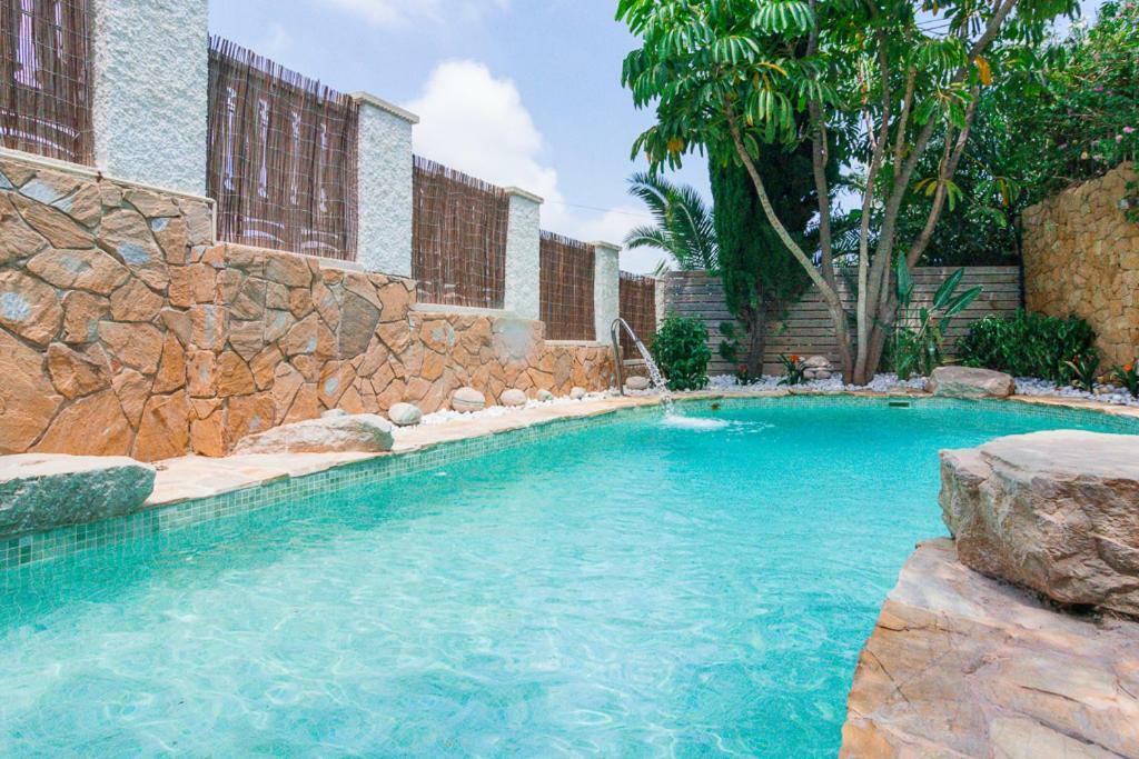 Bright Villa With Salt Water Pool El Campello Esterno foto